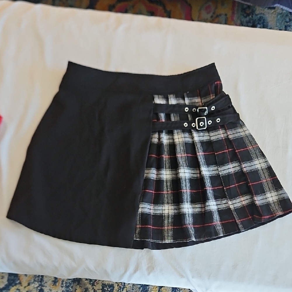 Chic Black and Plaid Mini Skirt